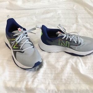 New Balance Kids' Rave Run V2 Sneakers in Gray and Navy